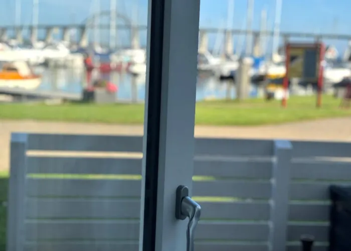 Semesterbostad Udsigten *